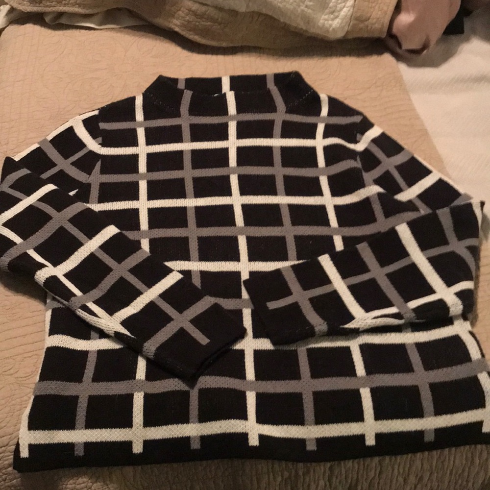 Sz xl old navy mock neck sweater. Worn twice